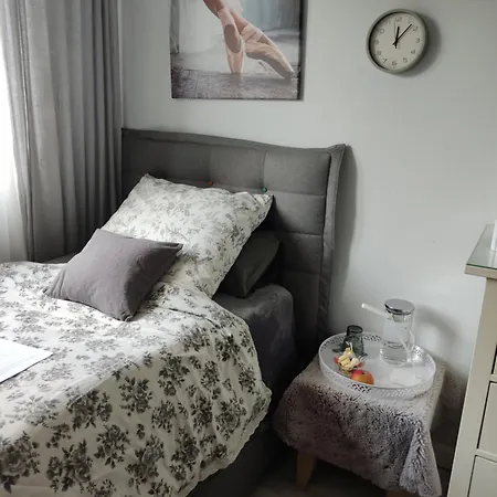 Deluxe Einzelzimmer Nur Fuer Max 1 Nacht Buchbar Abends Rein Morgens Raus *