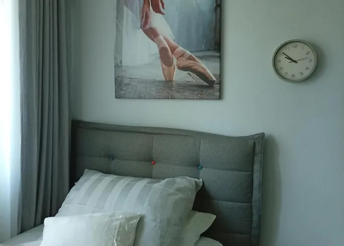 Deluxe Einzelzimmer Nur Fuer Max 1 Nacht Buchbar Abends Rein Morgens Raus ビーレフェルト