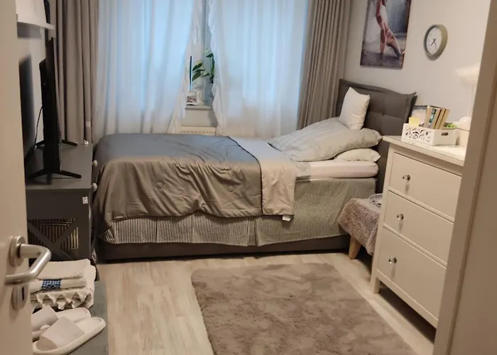 Deluxe Einzelzimmer Nur Für Max 1 Nacht Buchbar Abends Rein Morgens Raus Bed and breakfast Bielefeld